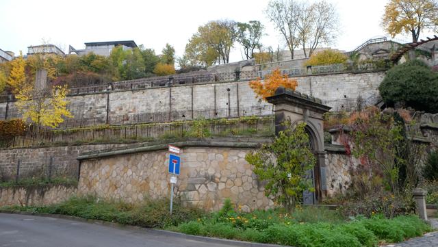 15 Der Weinberg eine Sackgasse (Frage).jpg